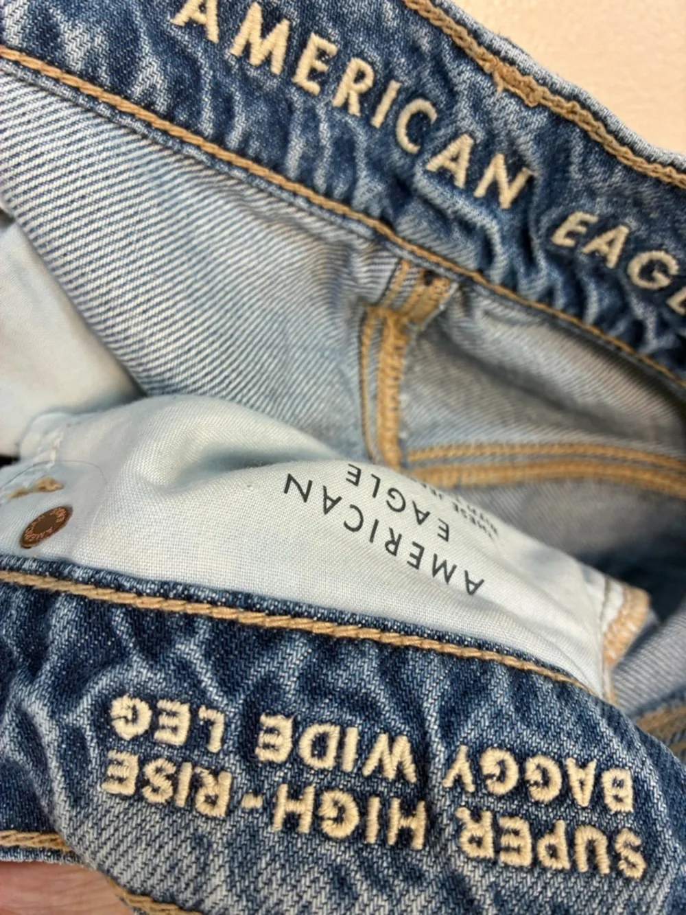 American Eagle Super High Rise Baggy Wide Leg Jeans - Picture 13 of 13